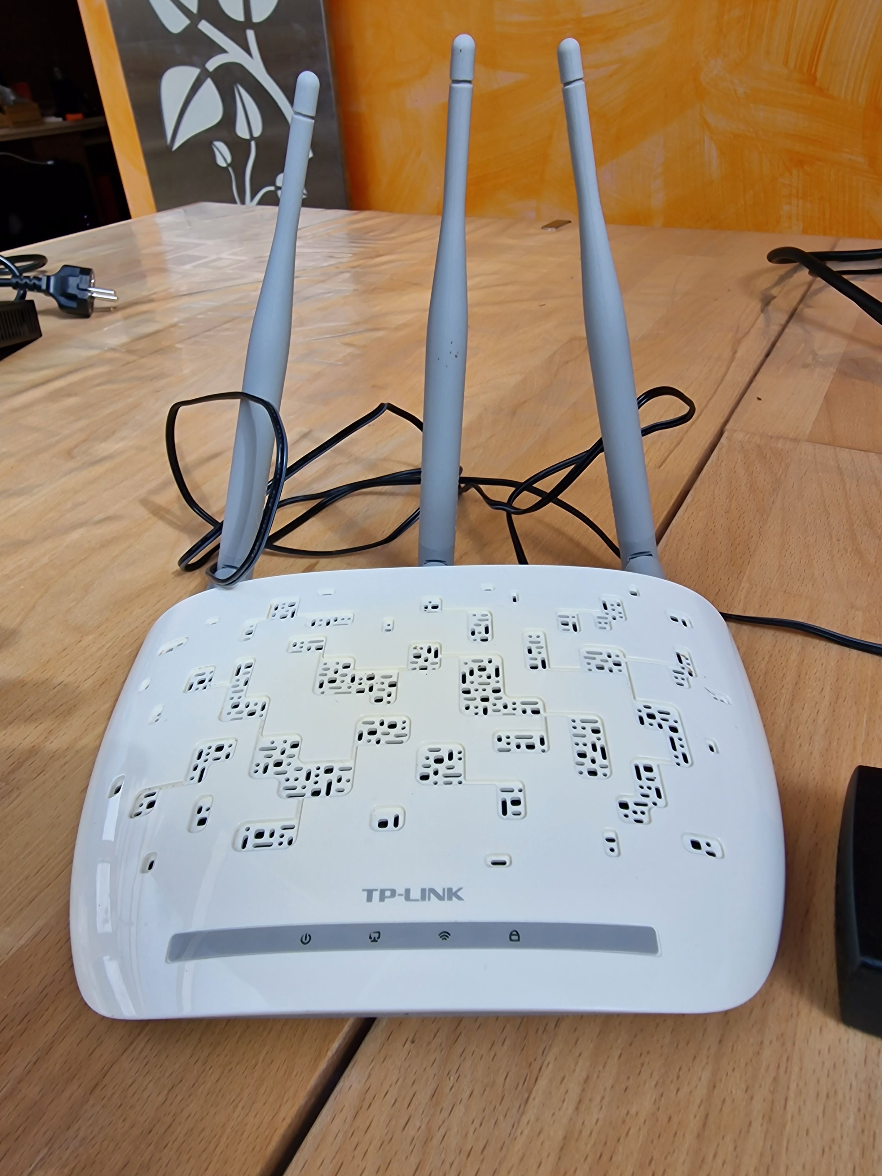 V: TL-WA901ND 450 Mbps AP